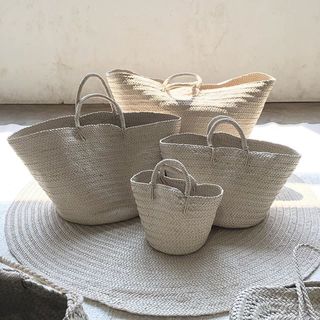 Aetaのレザーかごバッグ