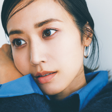 この冬のアイシャドウは、大人の目もとに血色感を添えるデリケートピンクを選んで