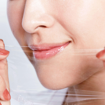 40代、50代のしぼんだ唇が若返る！ぷっくりボリューミーな唇がよみがえるラップパックのやり方とは？