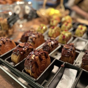 話題の進化系クロワッサンを買いに西新宿へ