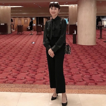 簡単に着映えする華やかブラウスはZARAで調達！