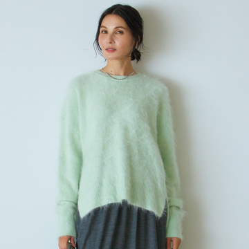 【センスのいいリュクスなグレー】グレーと寒色系のニュアンスカラーコーデ