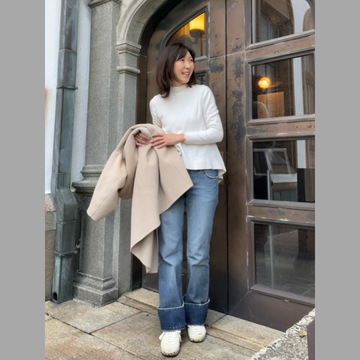 DOLCE & GABBANA のデニムで不思議な本屋さんへ