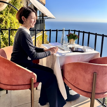 動きやすさと上品さを叶える旅先ランチコーデ🇫🇷話題のフランスエズ村へ