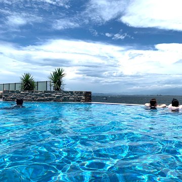 今年初めての夏遊び！は　江の島でインフィニティープール