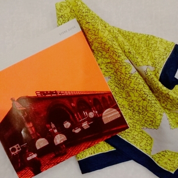 ねこいっぱいのバンダナ