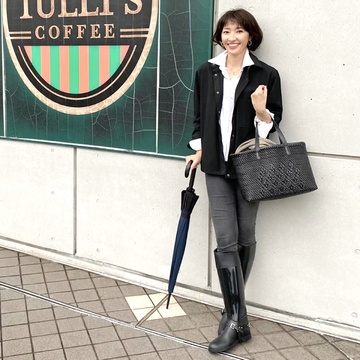 UNIQLO×theoryストレッチシャツジャケットでモノトーンコーデ