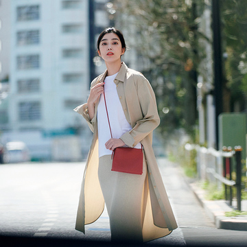 「ザ・ロウ」の上質ポシェットで“こでかけ”が楽しくなる【大人のポシェット】