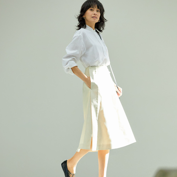 ジル サンダーの“シックな黒靴”で装いを引き締めて【春ファッションに加えたい！マダム戸野塚厳選のフラット靴】