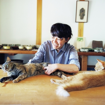 【あの人の溺愛ねこ図鑑 第20回】陶芸家・料理家 福森道歩さんの愛猫、HANAとこゆき