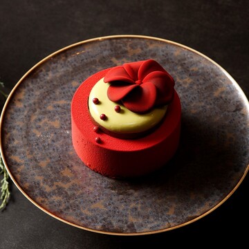 いち早くチェック！ザ・カハラ 横浜の大人のクリスマスケーキ2025