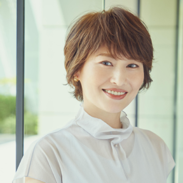 老けて見えない大人ショートヘアの正解！ 丸みを意識して美しい立体感も同時に【50代髪型・ヘアスタイル】