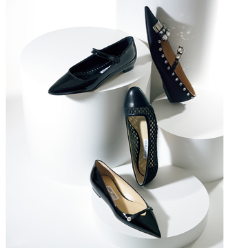 【主張のある黒パンプス4選】シャープさ際立つ“黒”が春のおしゃれをリッチでこなれたムードに