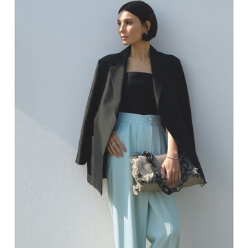 ハンサムな肌見せができるジャケット×ビスチェで、夏の黒をドレスアップ！最低気温21℃｜6/30(日)【50代の毎日コーデ】