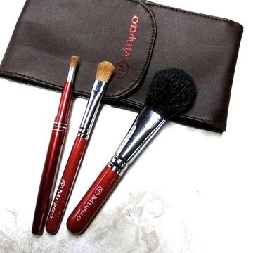 オススメ！メイクはブラシが大事です。