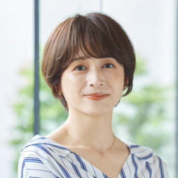 50代の髪色が見違える！パーマやカラー歴を活かせる“寒色”カラーが主役の丸みボブ【50代髪型・ヘアスタイル】