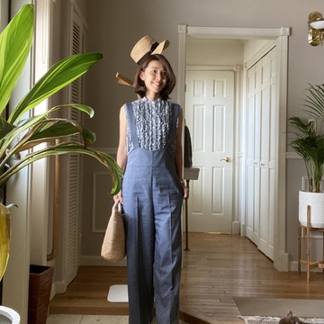 ワイドパンツのサロペットコーデ