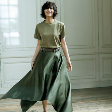 富岡佳子が着こなす極上の逸品。こだわりがつまったハイブランドTシャツ４