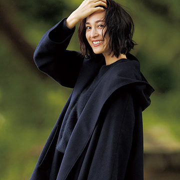 【アラフィーの優秀コート④】＜エリン＞柔らかなドレープが魅力の“メルトンマントコート”