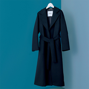 エクラ編集部がひと目惚れ！ホソオのミディスカートとサンヨーコートのベルテッドラップコート