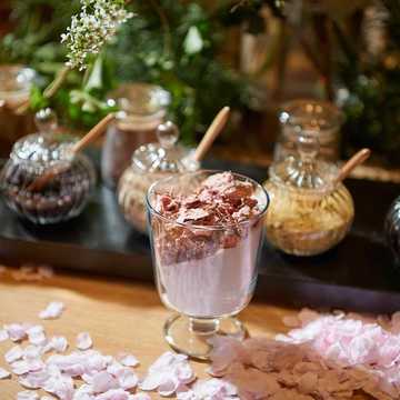 アンダーズ 東京の「AO スパ＆クラブ」で春を感じる癒しのトリートメントを！