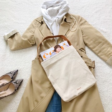 ebure×éclat  大人の「ワンハンドル」BAGと白パーカー