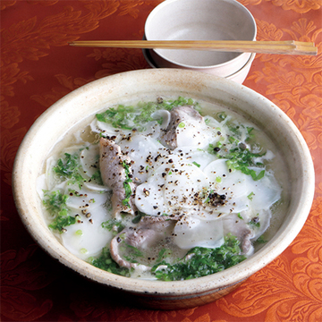 塩こしょうで肉のうま味を味わう！ 豚肉とかぶの鍋【絶品鍋レシピ28days】