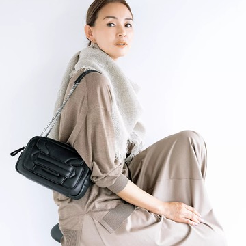 エクラプレミアム殿堂入りアイテムご紹介！「PIERRE HARDY」アルファパッド ハンドバッグ