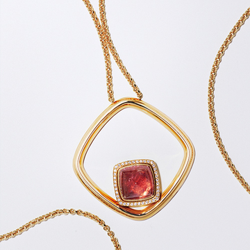 【カラーストーンのパワーをまとう】「ピンク色のカラーストーン」でロマンチックオーラに