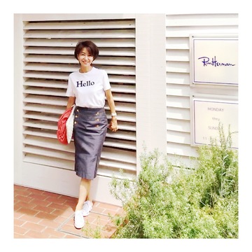 大人のロゴ Tシャツ