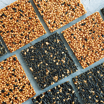 ごまそのものを生地にし、香ばしく焼き上げたクッキー　まんてん「ごまサブレ」