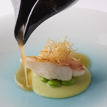 話題のロス食材コースも夏仕様に！「アルマーニ / リストランテ」の夏メニュー