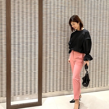 桜カラーのパンツコーデ