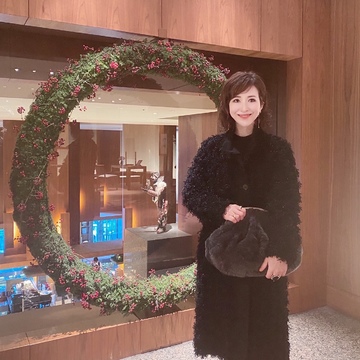 ブラックコーデで「パークハイアット東京」へ