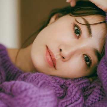 オフの時間も大人になった今もおすすめ！ ピンクベースのリップ3選【神崎恵の口紅Story】