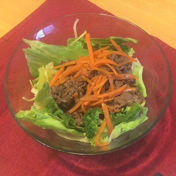 一品で満足なサラダ