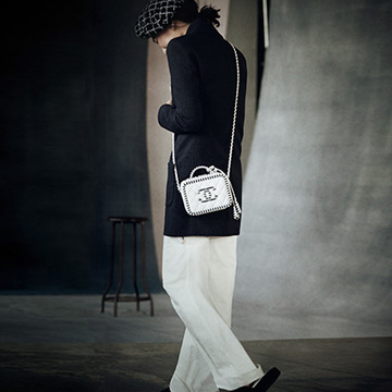 亜希も気分上々！ 本命ブランドの最新itバッグ６【フリーダム＆リッチな春のトレンドバッグ】