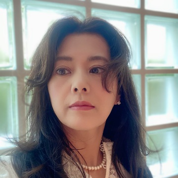 50代の広がる髪におすすめ！湿気に負けないロングヘアの整え方