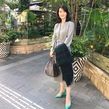 ZARAのグレーワンピ&もふもふバッグ