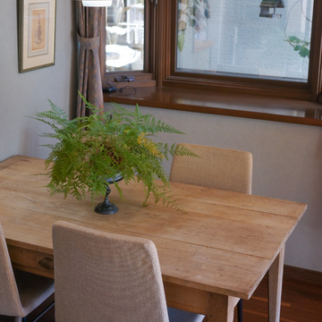 心ときめくアンティークのダイニングテーブル♬