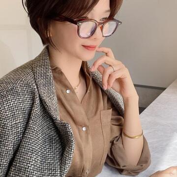 メガネが似合う♪色気綺麗目ショートボブ