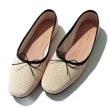 絶妙なカジュアル感で人気！「SPELTA」の甲深スクエアバレエシューズ