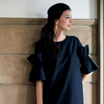 品のあるフェミニンワンピースで、好感度の高い同窓会ファッションに　五選