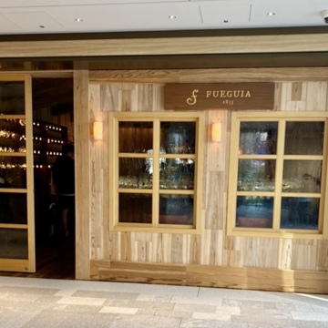 ファッションと香りのコラボを提案する「フレギア」麻布台ヒルズ店を訪れました✨