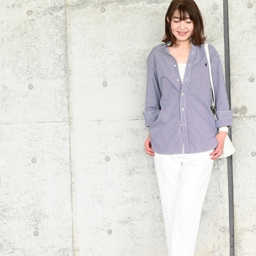 ユニクロのホワイトパンツで大人カジュアルに