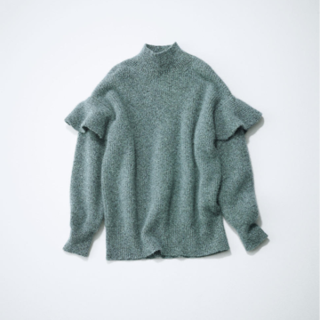 【この秋、本命はリュクスなグレー】素材感やディテールにこだわった華やぎニットで着映える！