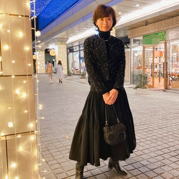 大人“黒キティ”バッグコーデ