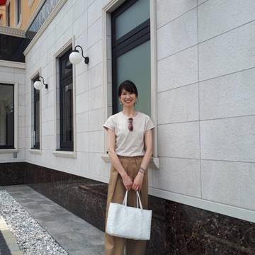 ユニクロTでワントーンコーデ