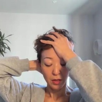 50代になって目が小さくなった！？眼瞼下垂エクササイズで原因のまぶたのたるみを撃退【顔ピラティスで脱・ドンヨリ顔】