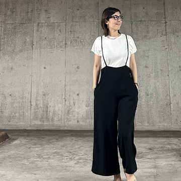 大人のサロペットコーデ